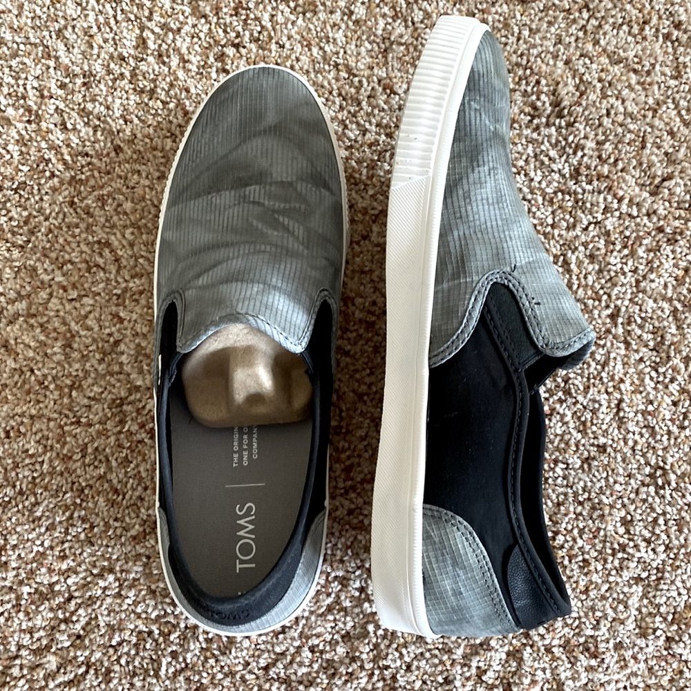 Men’s Toms